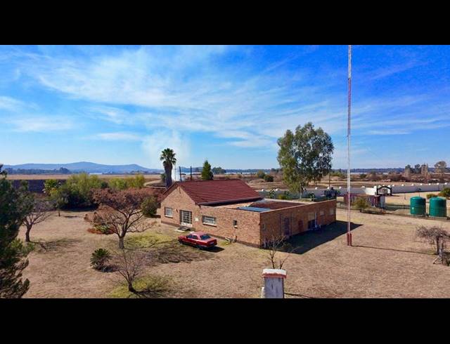 4 BEDROOM HOUSE FOR SALE IN VAAL MARINA